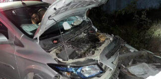 Motorista morre após passar mal, atropelar mulher e bater carro em muro Motorista morre após passar mal, atropelar mulher e bater carro em muro