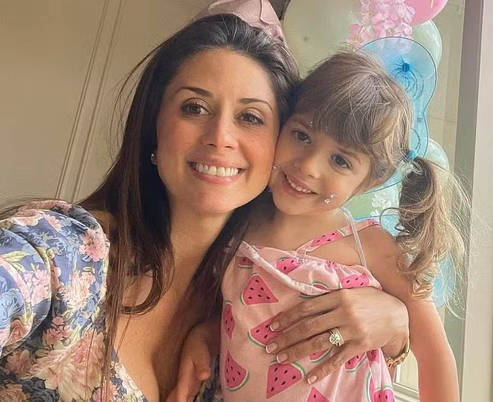 Mulher mata filha de 4 anos e atira em si mesma após perder guarda