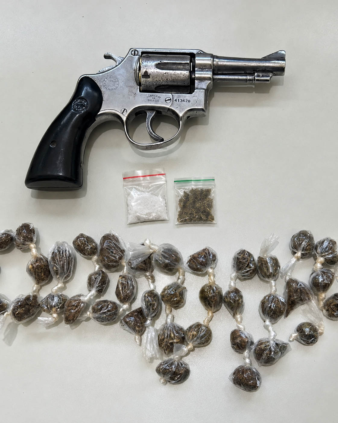Homem com mandado de prisão por homicídio morre após confronto com policiais em Umburanas