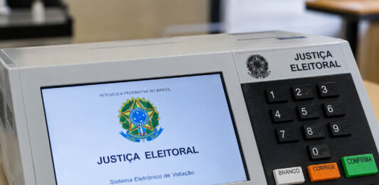 Eleições 2026: TRE-BA registra nove urnas substituídas e duas prisões por boca de urna na Bahia Eleições 2026: TRE-BA registra nove urnas substituídas e duas prisões por boca de urna na Bahia