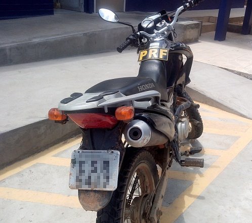 Motocicleta roubada em São Paulo é recuperada na BR 242 em Seabra