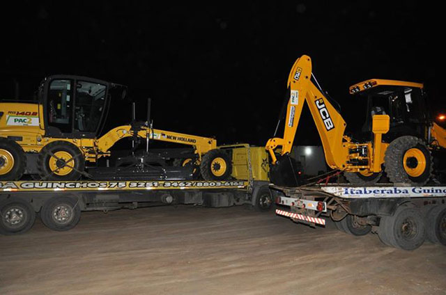 Itaberaba já recebeu a motoniveladora e a retroescavadeira doadas pelo governo federal
