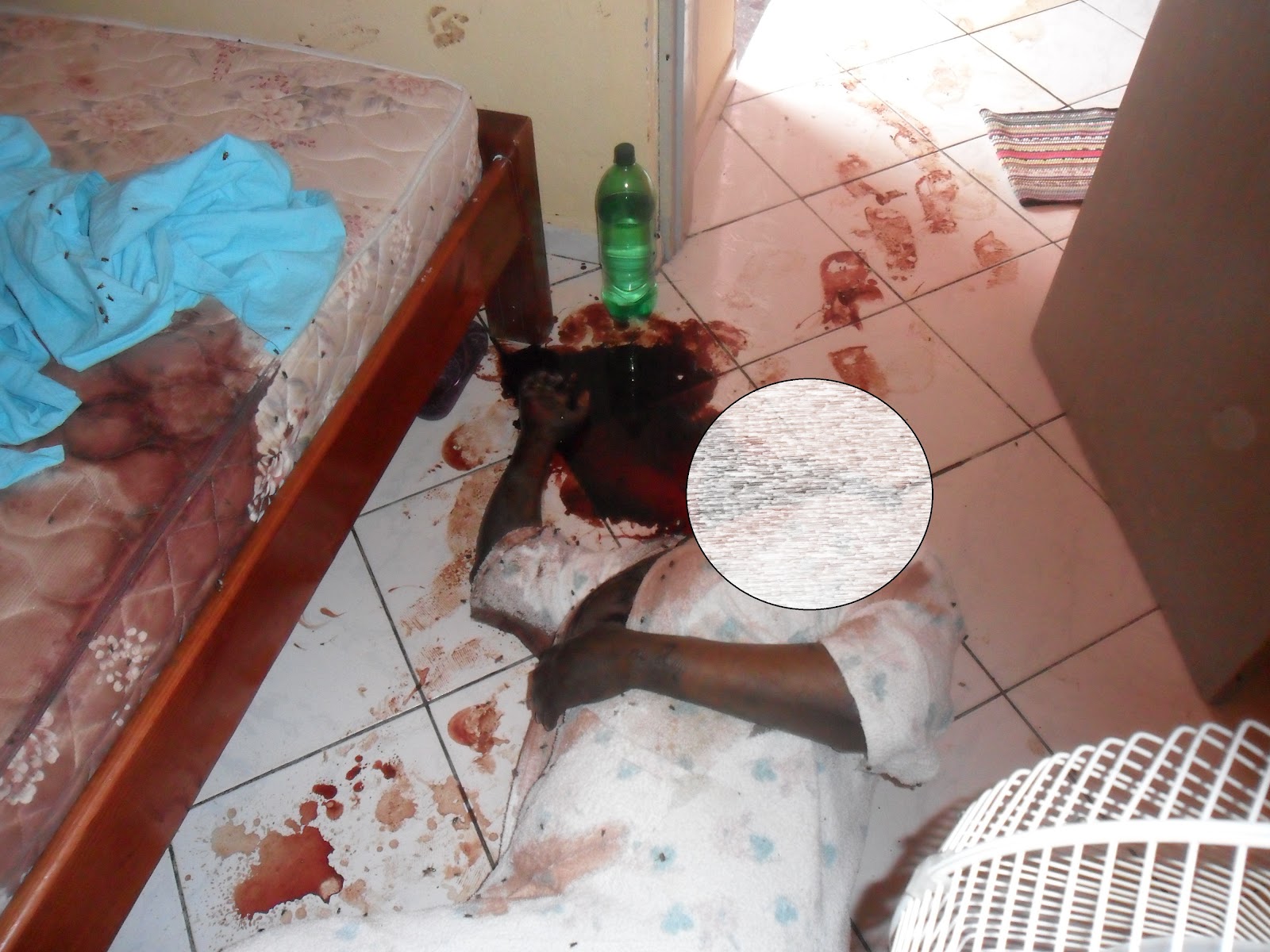 Duas pessoas encontradas mortas dentro de casa em Itaberaba