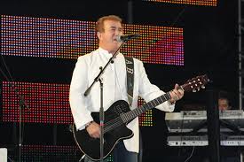 Amado Batista é uma das atrações do São João de Itaberaba. diz site