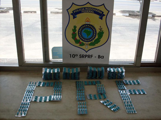 PRF apreende 916 comprimidos de anfetaminas na BR-242