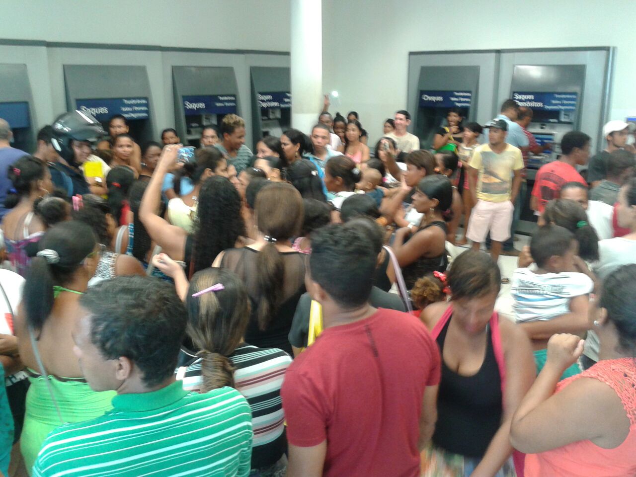 Beneficiários do Minha Casa Minha vida ameaçam invadir casas em Itaberaba