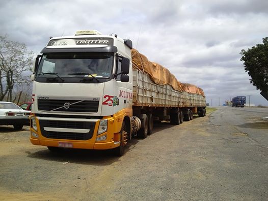 Policia Rodoviária Federal apreende carvão ilegal em Itaberaba