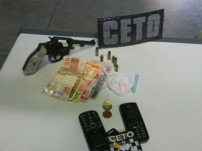 PM prende elementos com arma em Itaberaba