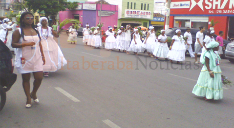 Tradição e fé marcam o cortejo comemorativo das baianas em Itaberaba