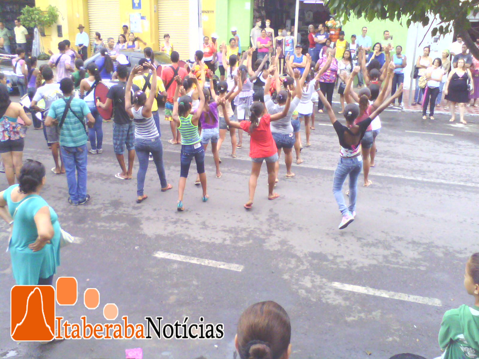 Itaberaba: Secretaria de Educação e FANEDI realizam ensaio para o desfile de 7 de setembro