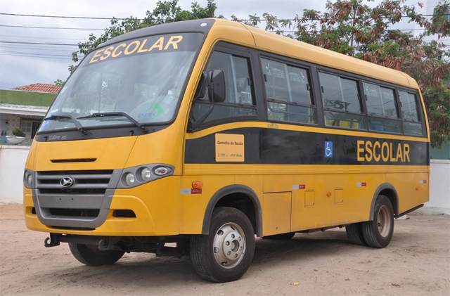 Itaberaba recebe novo ônibus adaptado para transportar cadeirantes das escolas municipais