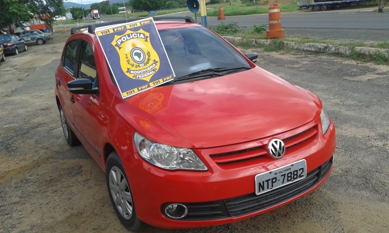 Gol roubado em Salvador é recuperado pela PRF em Itaberaba