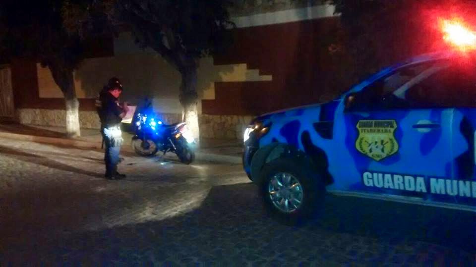 Moto abandonada recuperada é pela Guarda Municipal de Itaberaba