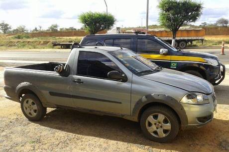 Veículo roubado em SP é recuperado pela PRF no município de Itaberaba