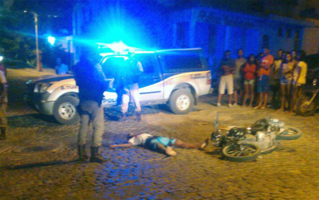 Jovem é assassinado a tiros na noite de domingo e Itaberaba