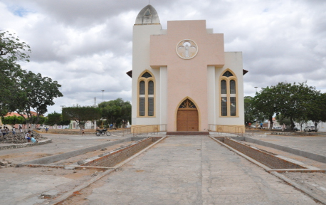 Itaberaba: obra de revitalização da Igreja e Praça do Rosário está em fase adiantada