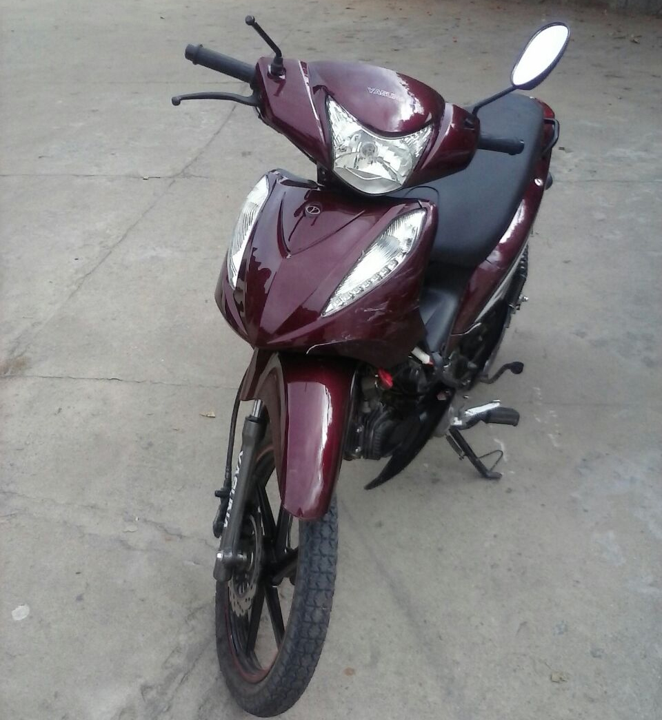 Uma pessoa fica ferida em acidente envolvendo moto e carro em Itaberaba