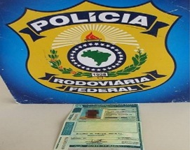 Cego é preso pilotando moto na BR-242