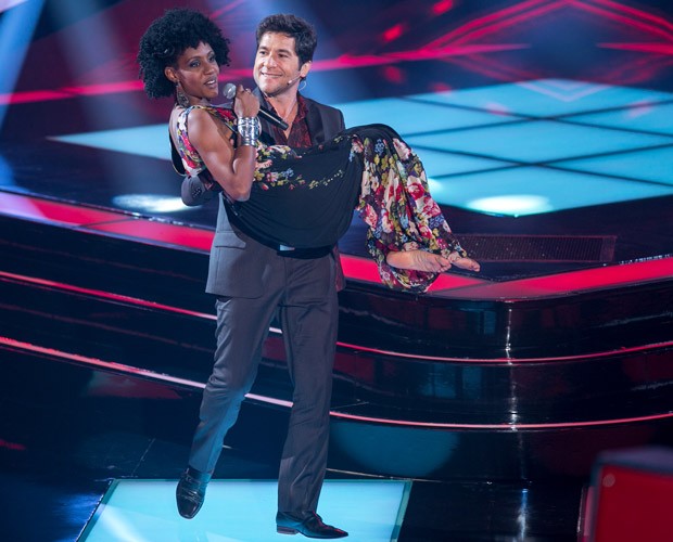 Professora de Ruy Barbosa dar show no The Voice Brasil