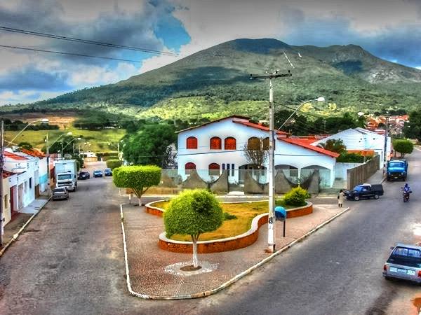 Ruy Barbosa: Locutor Noilton Pop recebe prêmio por fotografia