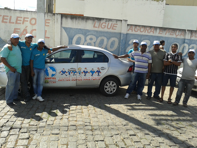 Funcionários terceirizados da OI paralisam atividades em Itaberaba