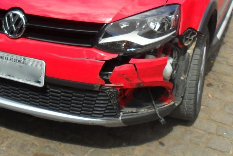 Pneu de carreta explode e atinge veículo em posto de combustível da BR-242 em Itaberaba